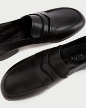 Load image into Gallery viewer, FEZ PENNY LOAFER - BLACK