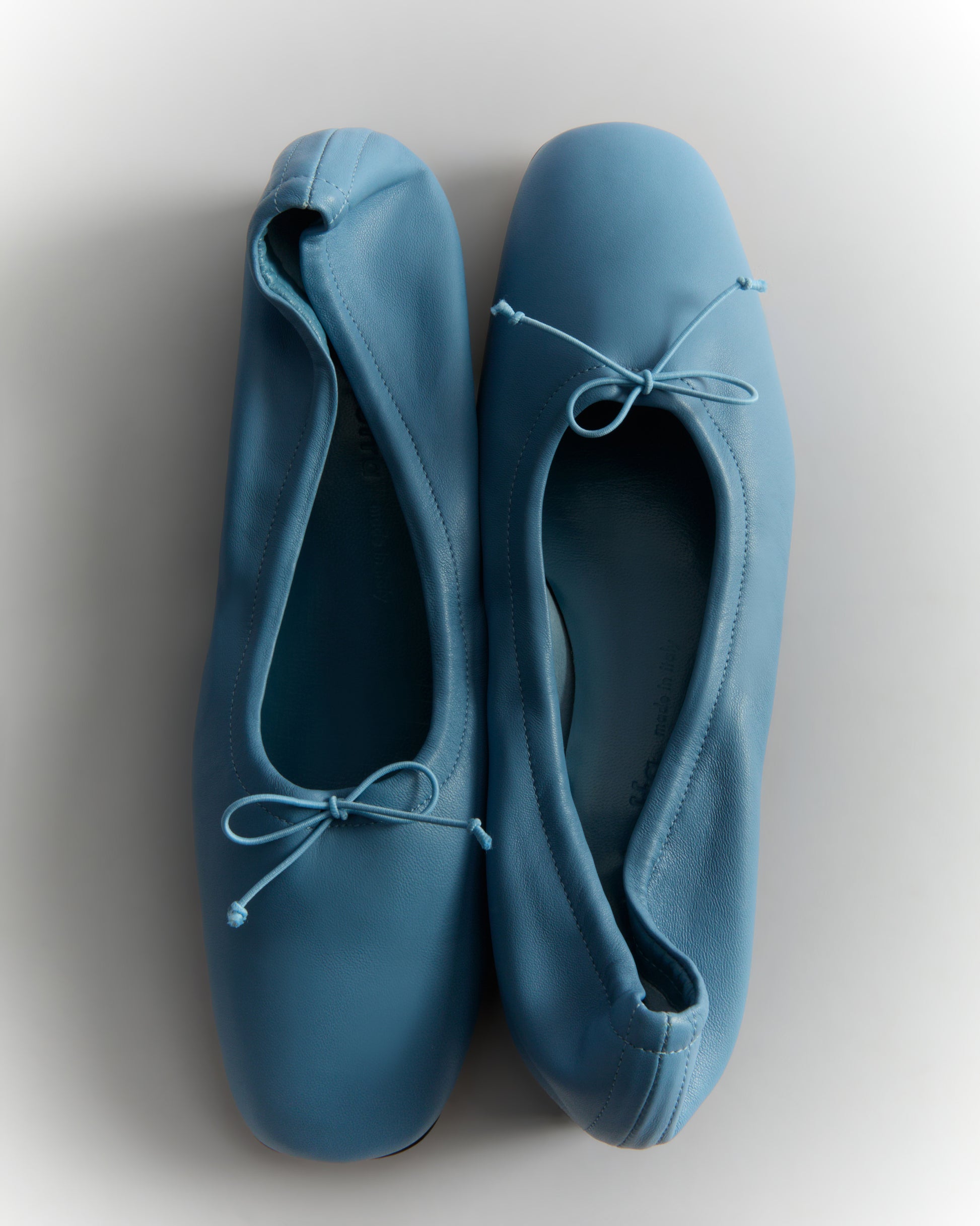 Yuni Buffa Pia Ballerina Bermuda Blue Editorial3