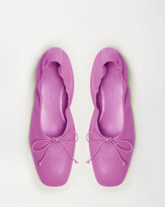 Top view of Yuni Buffa Pia Ballet flat designer shoe in Peony Pink. Luxury hand crafted square toe ballet flats made in Italy with Italian soft Lamb Nappa leather