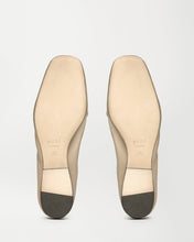 Load image into Gallery viewer, Bottom view of Yuni Buffa Pia Ballet flat designer shoe in Sahara Grayish Nude. Luxury handmade square toe ballet flats made in Italy with Italian soft Lamb Nappa leather.