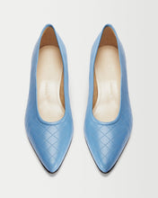 Load image into Gallery viewer, Top view of Yuni Buffa Roma Pump shoe in Bermuda blue. Handcrafted comfortable designer high-heels made  in Italy with Italian Lamb Nappa leather