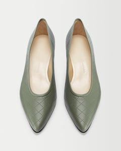 Top view of Yuni Buffa Roma Pump shoe in Sage green color made in Italy with soft quilted Italian Lamb Nappa leather